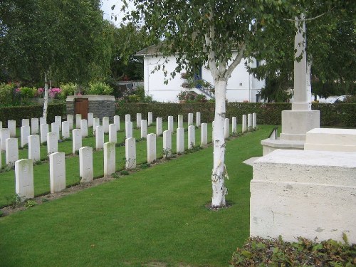 Commonwealth War Cemetery Aubigny #1