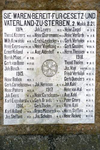 War Memorial Menzelen #2