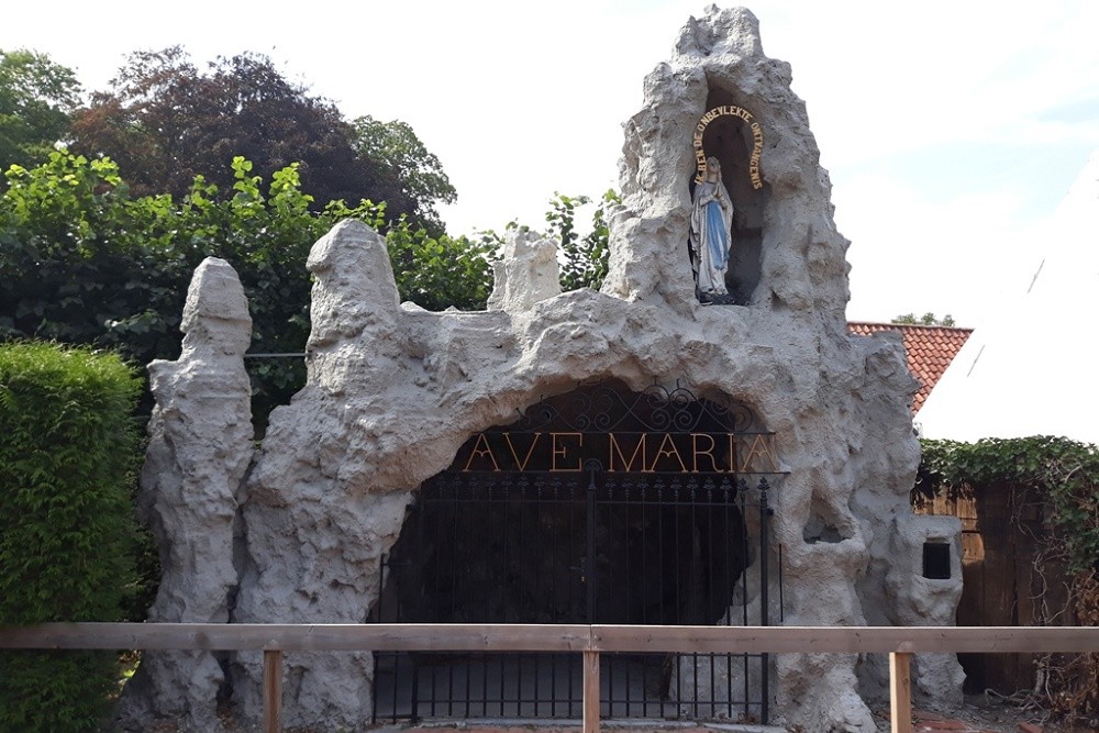 Memorial Cave of Holy Mary Churchyard Meer #1