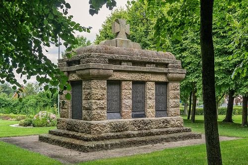 War Memorial Whrden