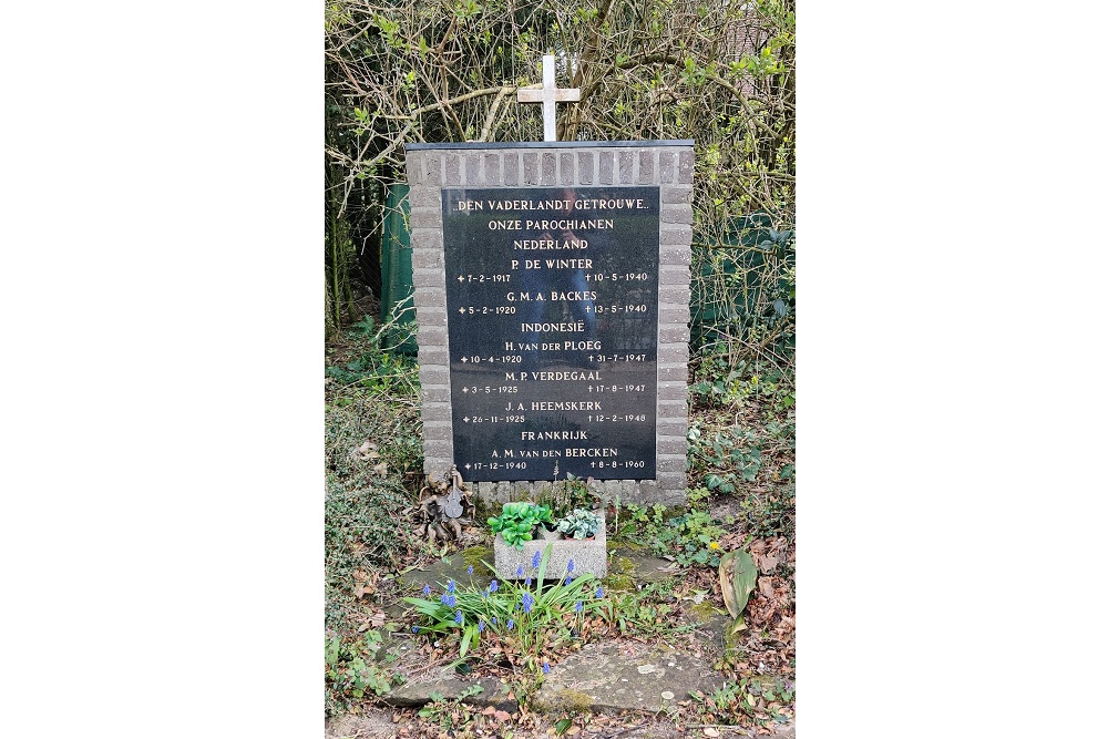 Oorlogsmonument Rooms Katholieke Parochie St. Jozef Noordwijkerhout