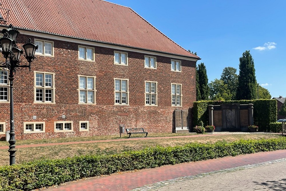 Oorlogsmonument Ramsdorf #1