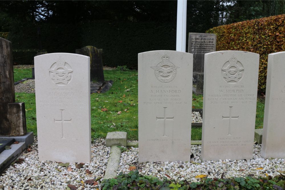 Commonwealth War Graves General Cemetery Zuilichem #3