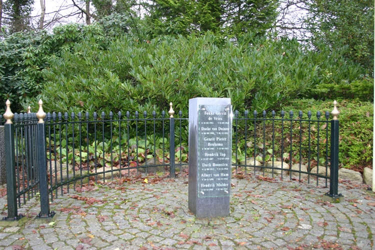 War Memorial Grootegast #4