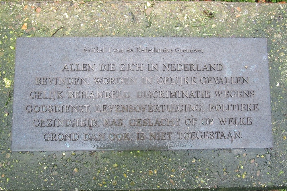 Monument Artikel 1 Breda #2