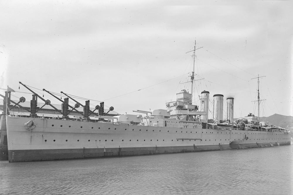 Shipwreck HMAS Canberra (D33) #1