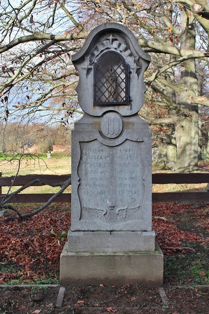 Monument Vliegeniers Albert Soete en Guy De Briey #3