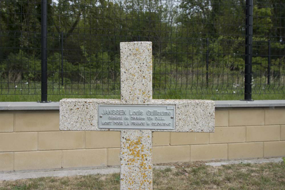 French War Cemetery Fort des Dunes Leffrinckoucke #3