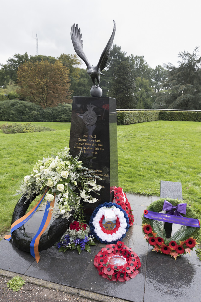 Monument Aircrew Arnhem #2