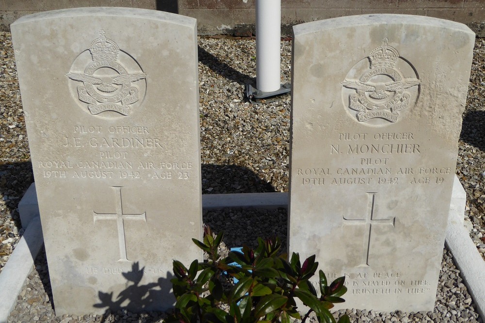 Commonwealth War Graves Saint-Aubin-le-Cauf #2