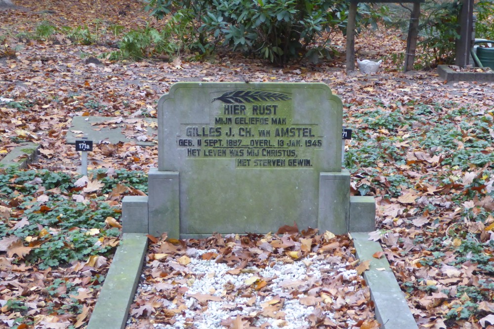 Dutch War Grave Churchyard Ermelo #1