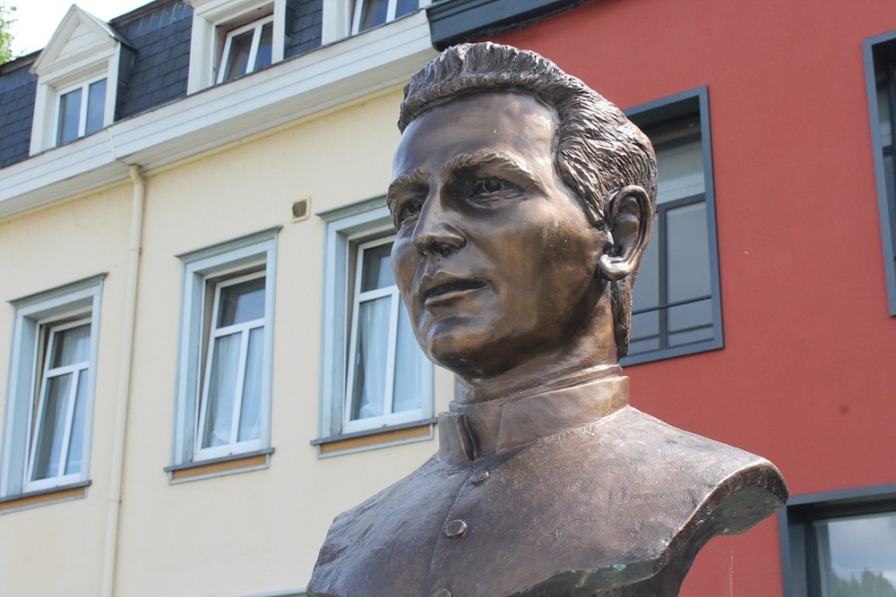 Monument Abbé Joseph Peters Malmédy #3
