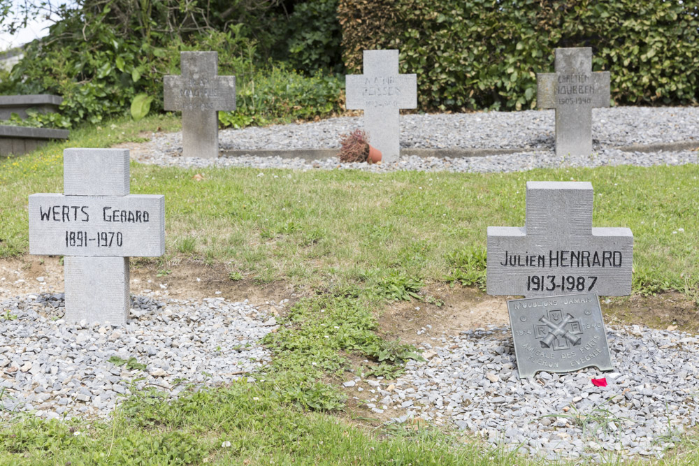 Belgian Graves Veterans Teuven Churchyard #1