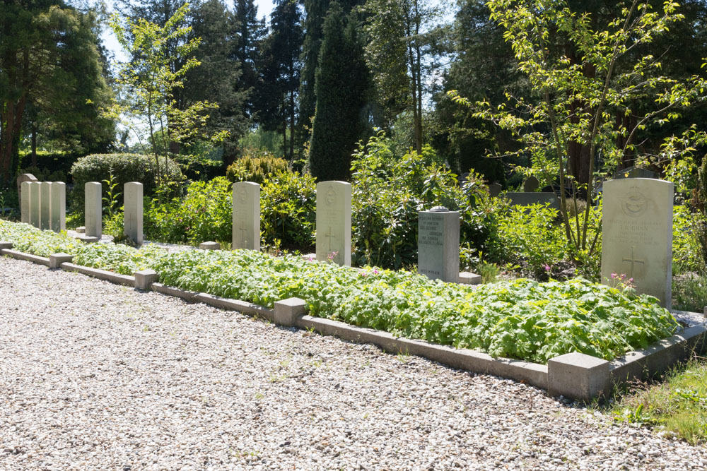 Oorlogsgraven van het Gemenebest Heerde #4