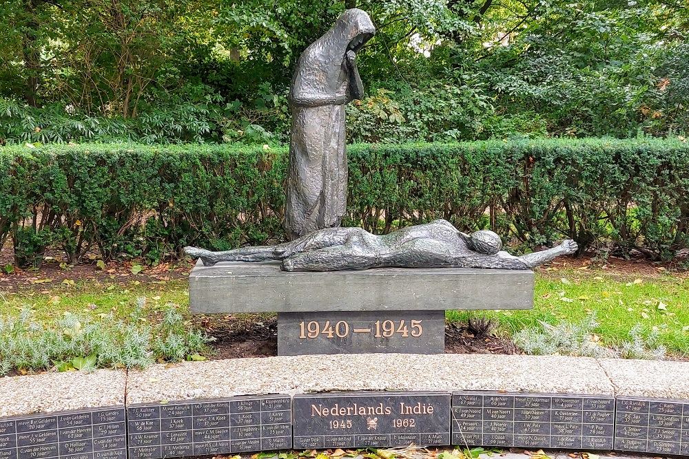 War Memorial Maassluis #1