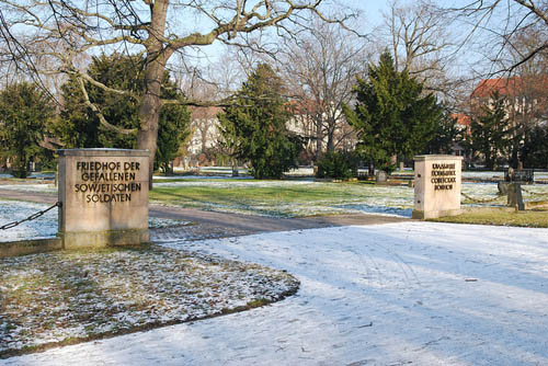 Sovjet Oorlogsbegraafplaats Magdeburg