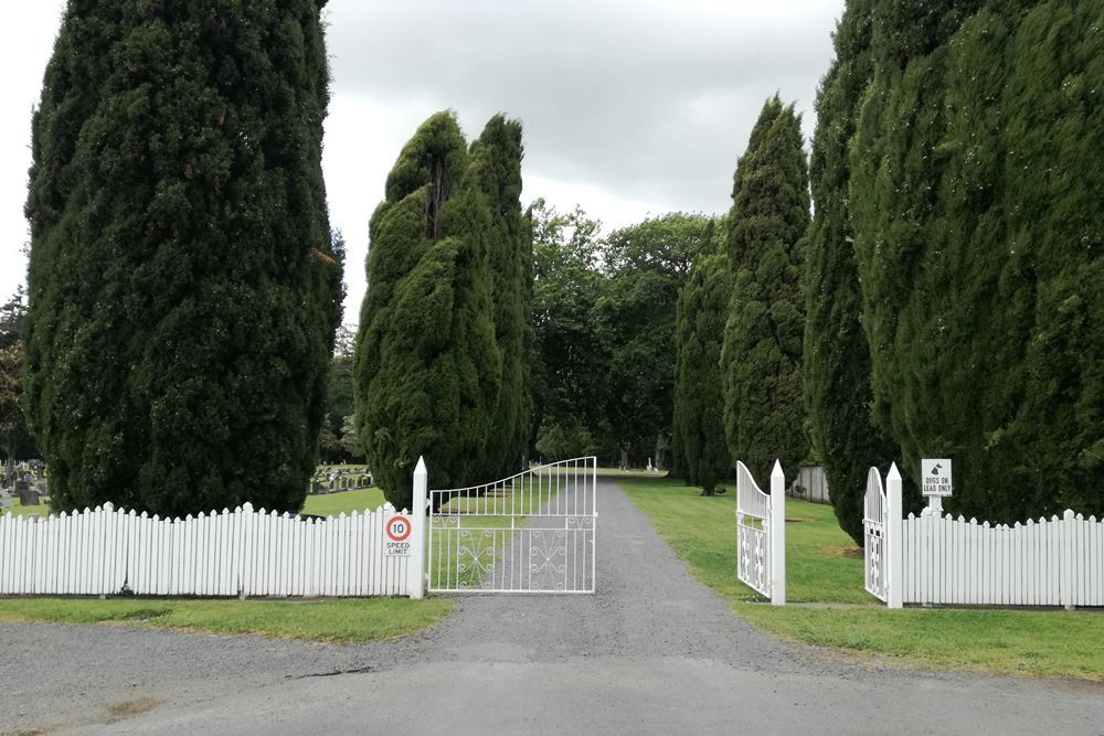 Commonwealth War Graves Leamington Public Cemetery