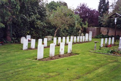 Oorlogsgraven van het Gemenebest St. Margaret and All Saints Churchyard