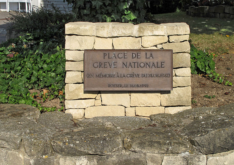 Monument Nationale Staking Roeser #1