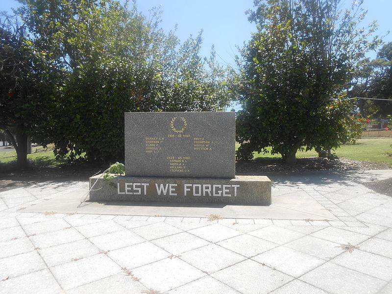 Oorlogsmonument Waroona #1