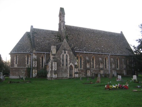 Oorlogsgraven van het Gemenebest St. Helen Churchyard