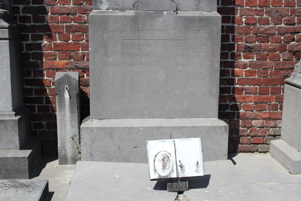 Belgian War Grave Ormeignies