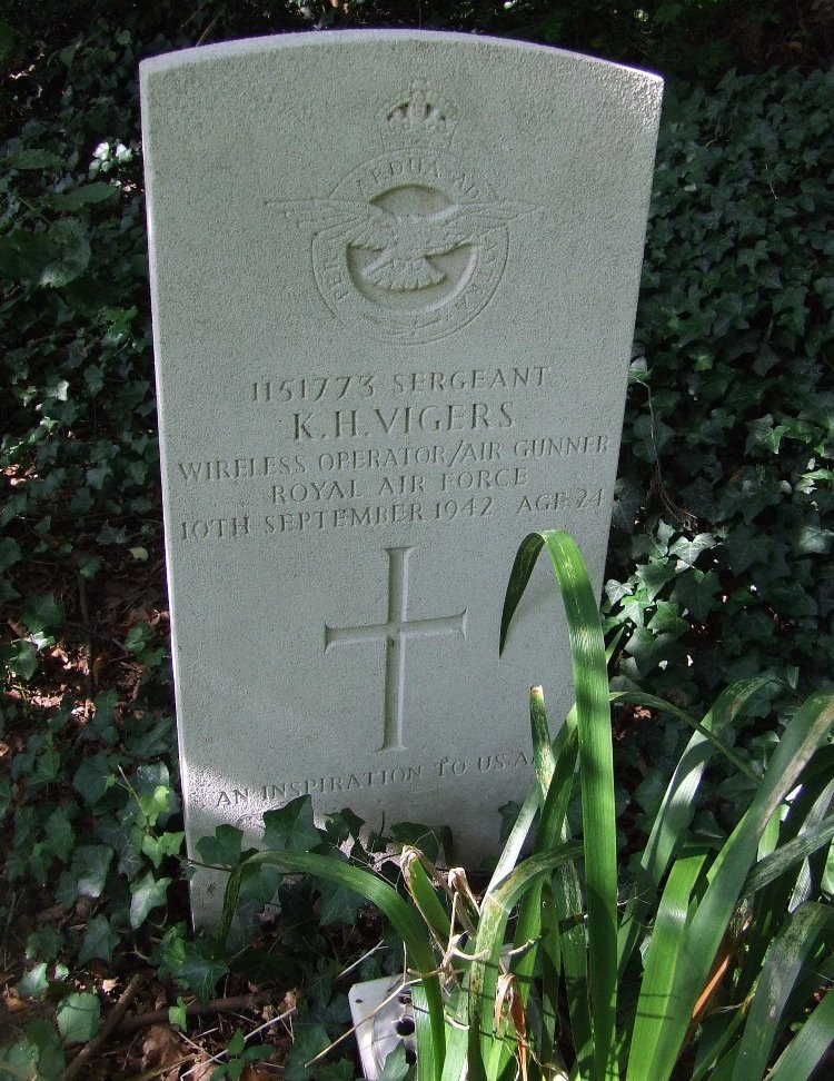 Commonwealth War Grave St. Martin Churchyard