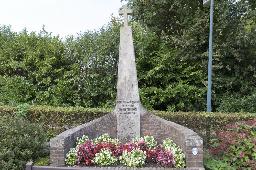 Monument Rooms Katholieke Begraafplaats Nederhorst den Berg #1