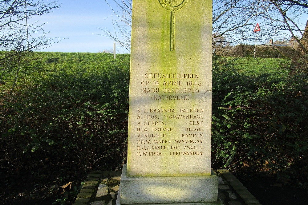 Memorial Katerveer near IJssel bridge #2