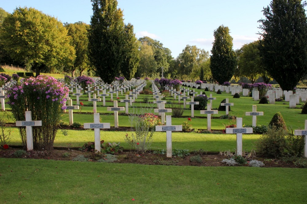 Commonwealth War Cemetery Ecoivres #8