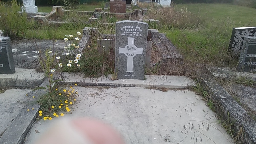 Commonwealth War Grave Warepa Cemetery