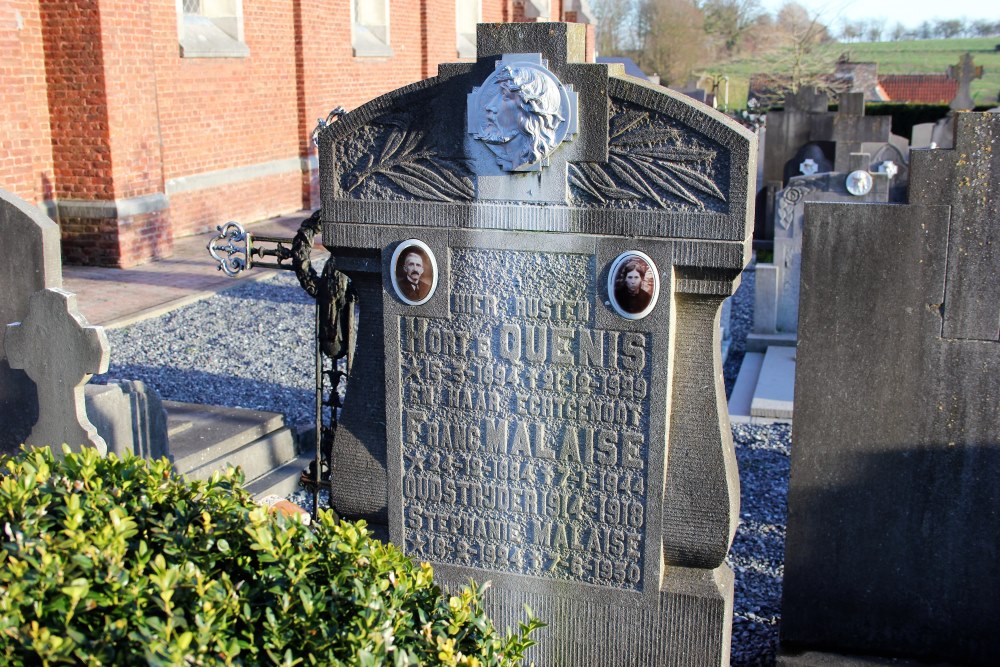 Belgian Graves Veterans Groot-Gelmen Churchyard #1