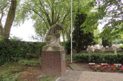 War Memorial Rilland #1