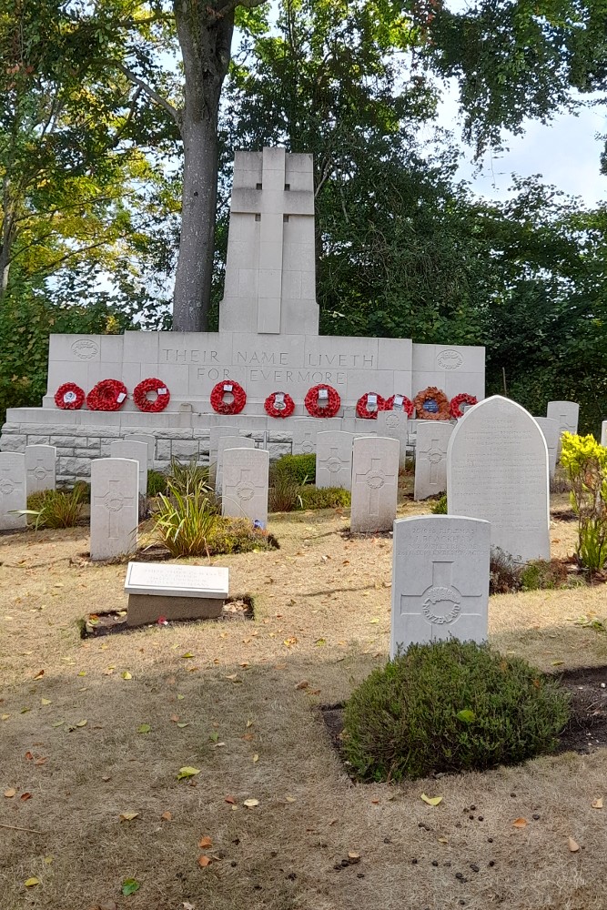 Oorlogsgraven van het Gemenebest St. Nicholas Churchyard #2