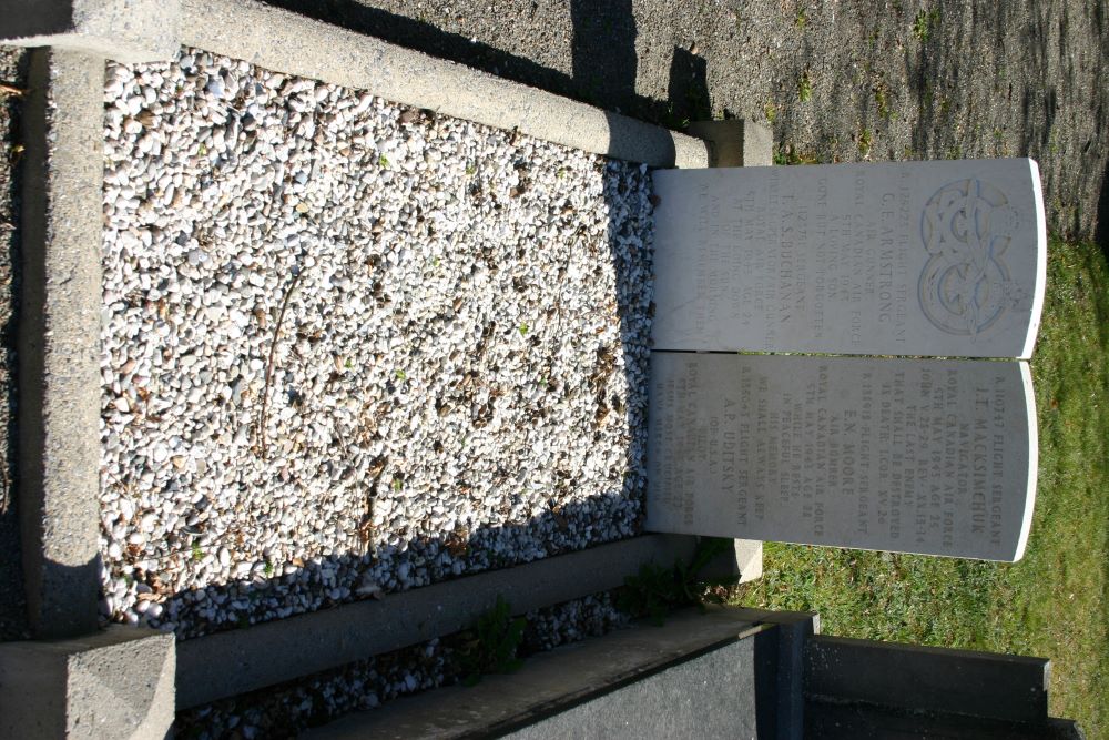 Commonwealth War Graves General Cemetery Vlagtwedde #4