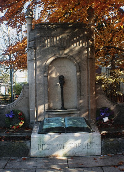 Monument John McCrae #2