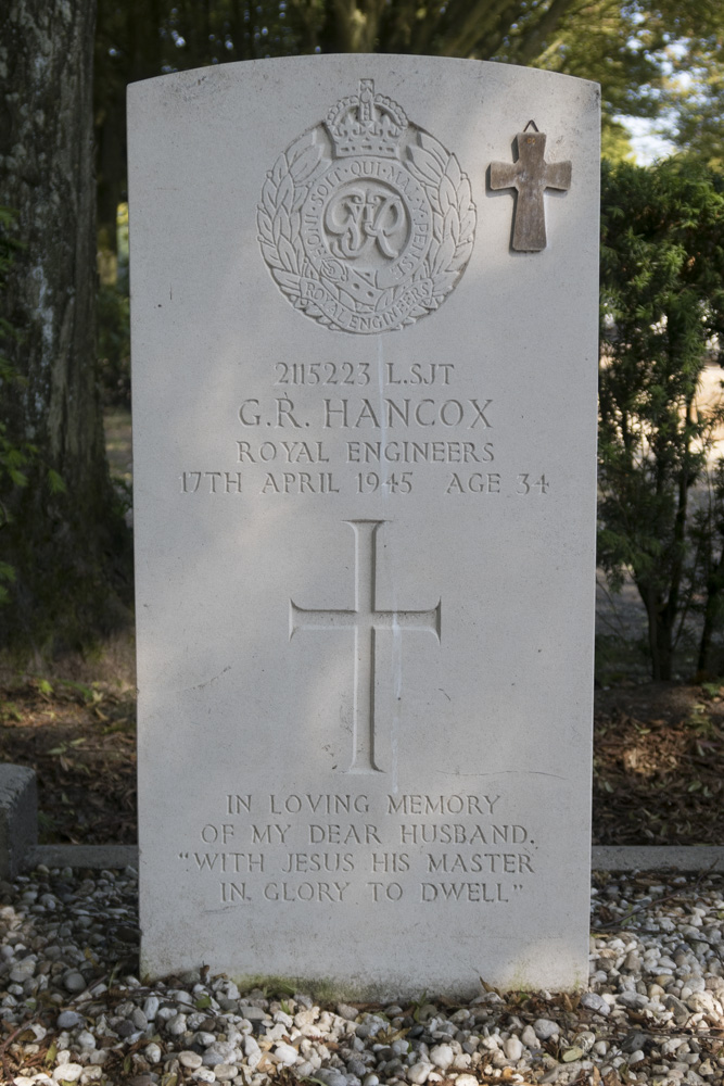 Commonwealth War Graves General Cemetery Otterlo #2