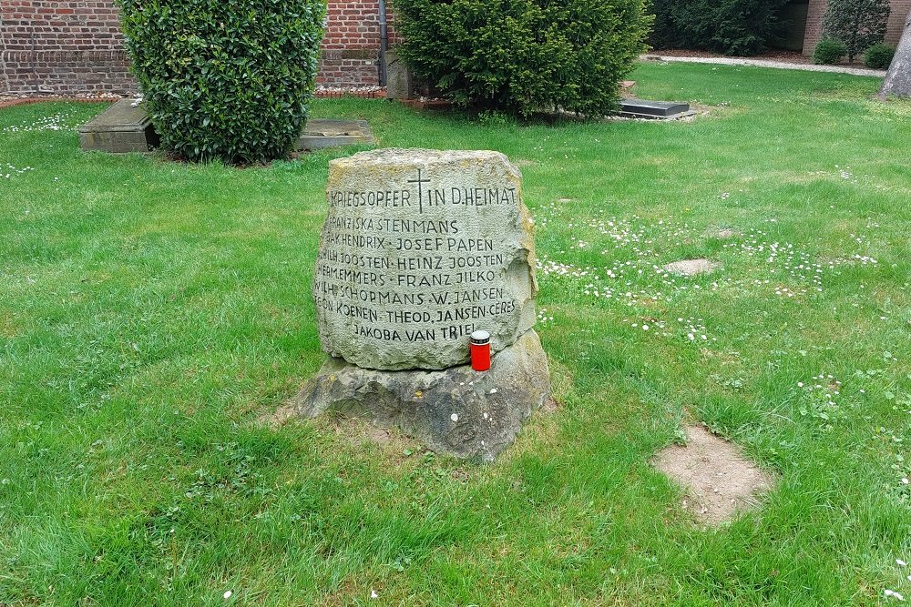 Oorlogsmonument Hülm #1