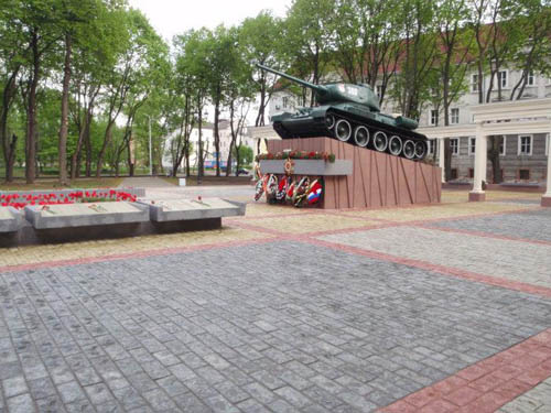 Mass Grave Soviet Soldiers & T-34/85 Tank Sovetsk