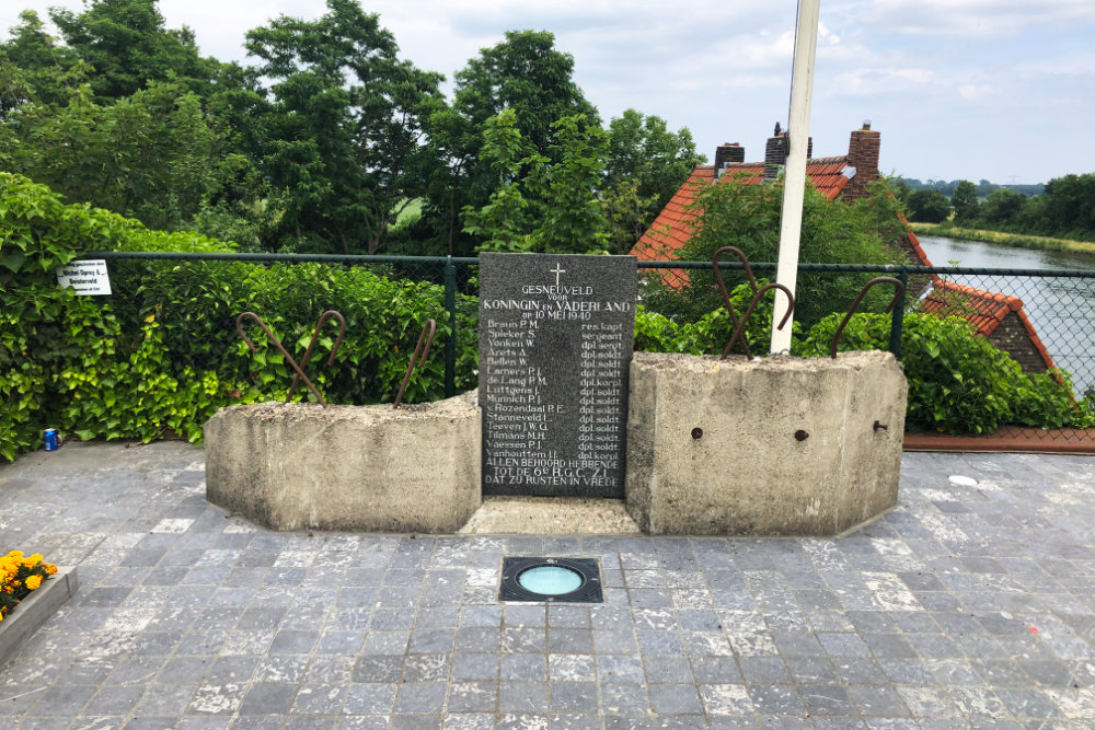 Monument Gesneuvelde Nederlandse Soldaten #4