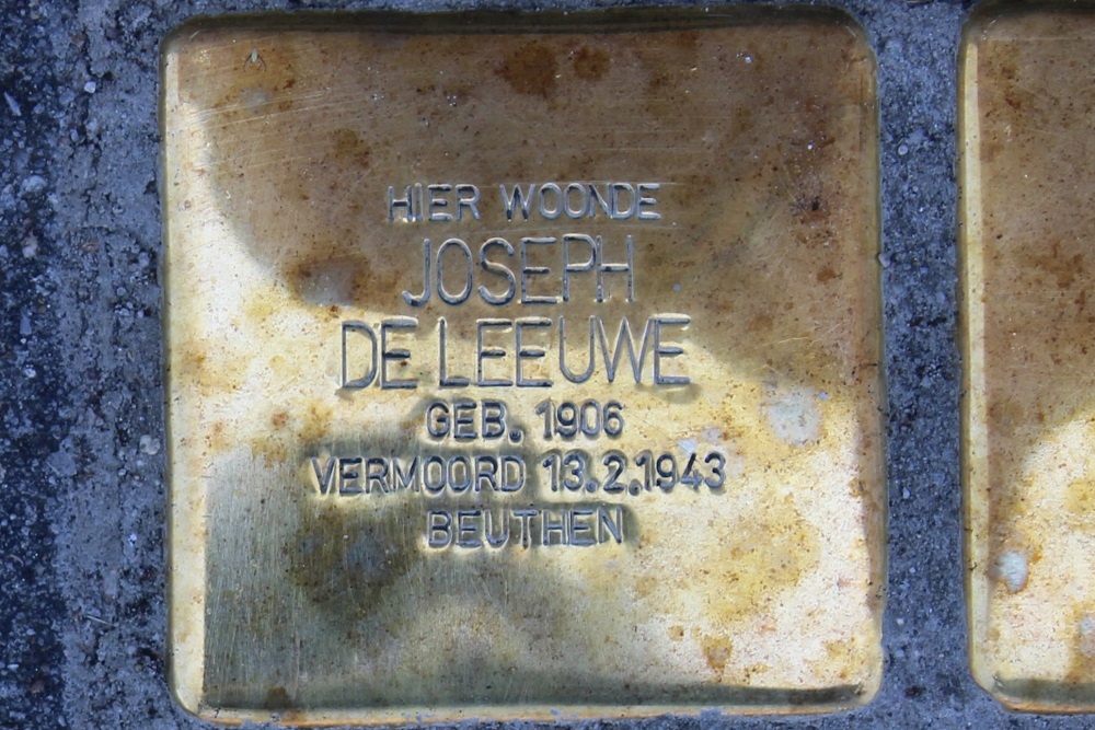 Stolpersteine Van der Helststraat 2 #2