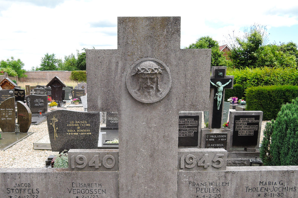 War Memorial and Collective Grave Koningsbosch #3