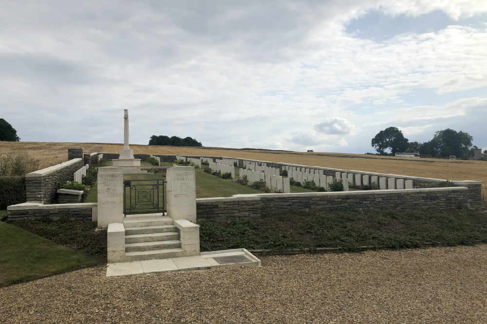Oorlogsbegraafplaats van het Gemenebest Montreuil-aux-Lions #1