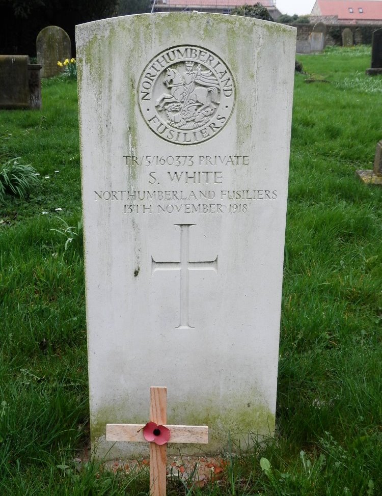 Commonwealth War Grave St. Mary Churchyard #1