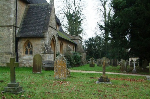 Oorlogsgraf van het Gemenebest St. Simon and St. Jude Churchyard