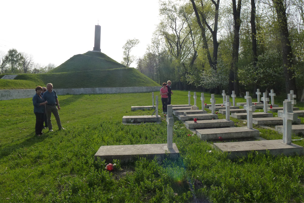 Zadwórze Polish War Cemetery