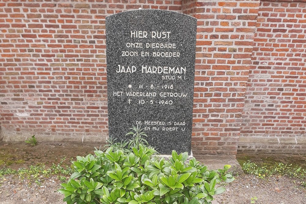 Nederlands Oorlogsgraf Nederlands Hervormde Begraafplaats Zoeterwoude-Dorp #1