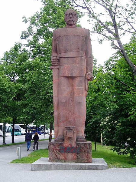 Statue of Bismarck #1