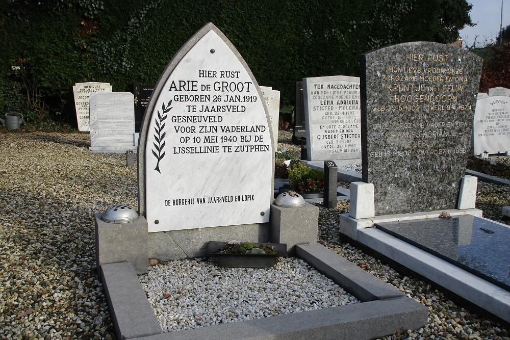 Dutch War Grave N.H. Cemetery Jaarsveld #4