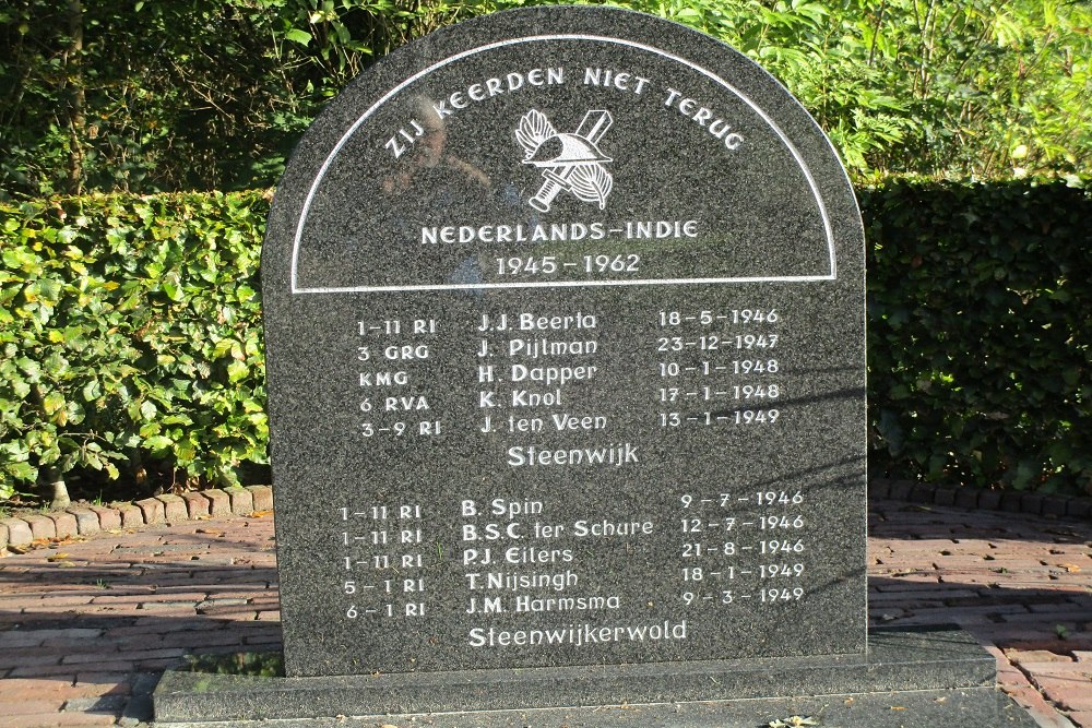 Indi-Monument Begraafplaats Thijhof Steenwijkerwold #2